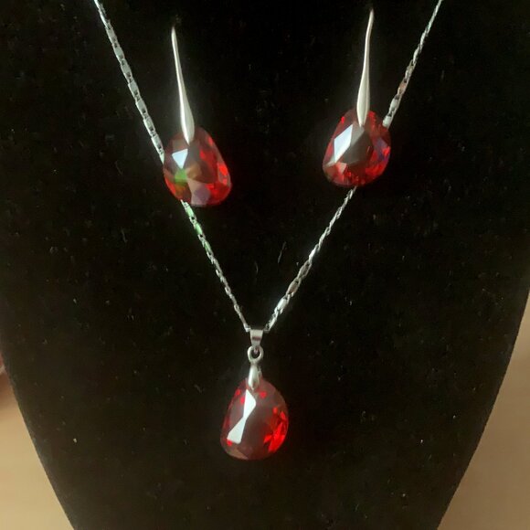 Sterling Silver Swarovski Crystal Chain & Earrings Set - Picture 3 of 8